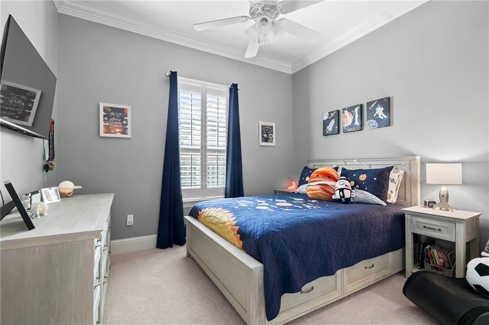 23-274 W. Longview Court