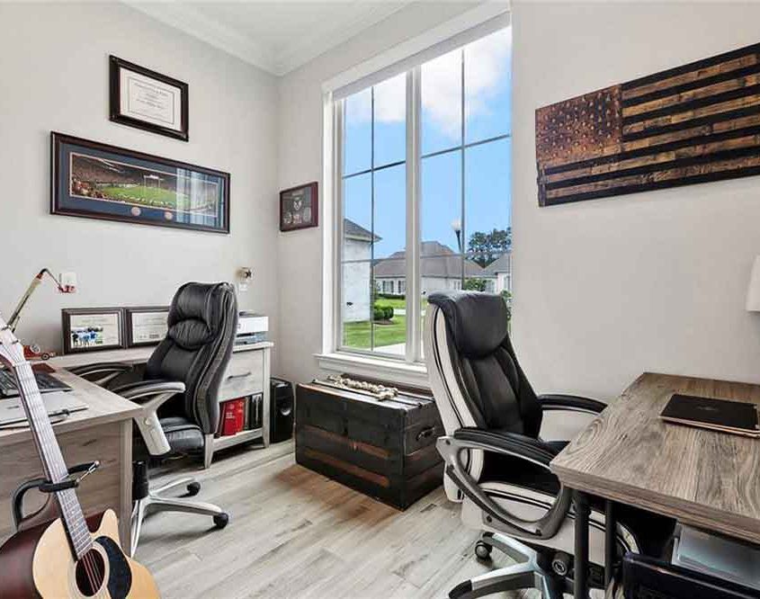 24-2040-CYPRESS-BEND-Lane-Home-Office