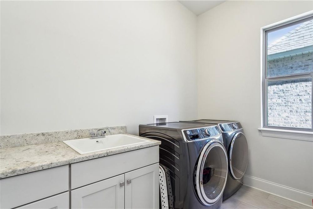24-432 Blue Heron Huge Laundry Room