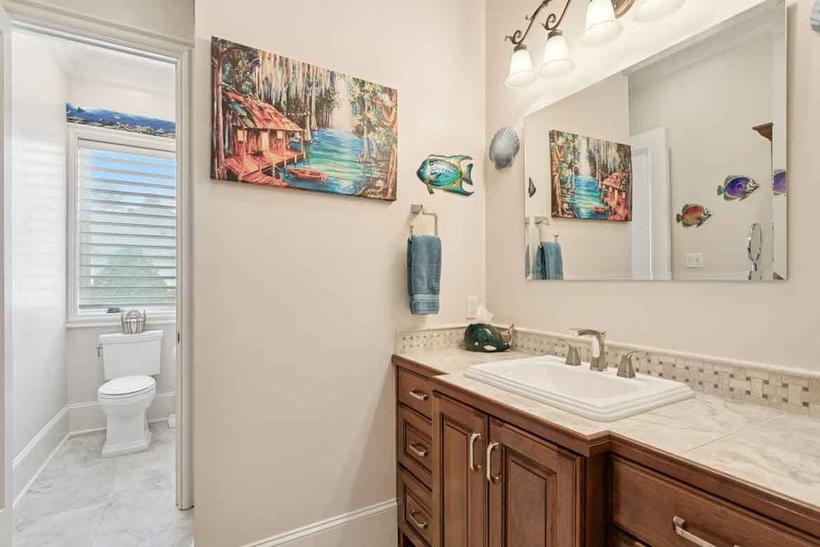 24-500-Oak-Tree-Ct-Bathroom