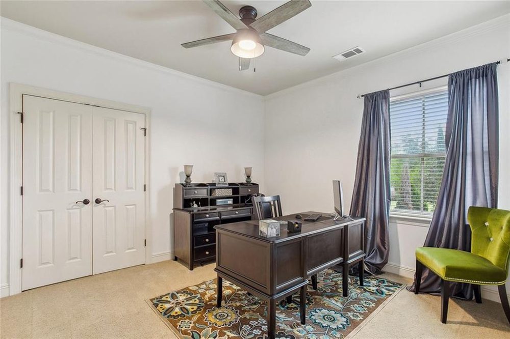 24- 717 Sugar Pine Circle Home Office