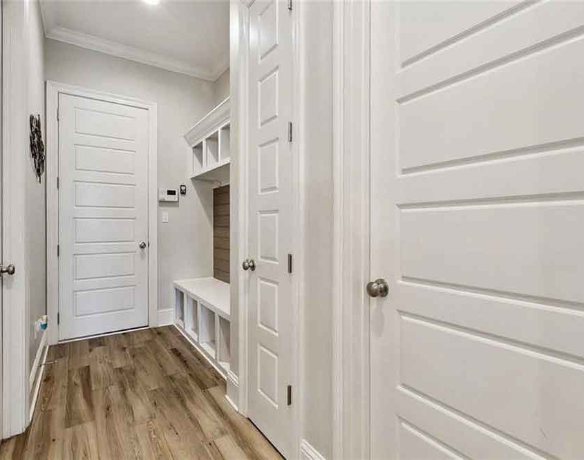 25-2040-CYPRESS-BEND-Lane-Mudroom