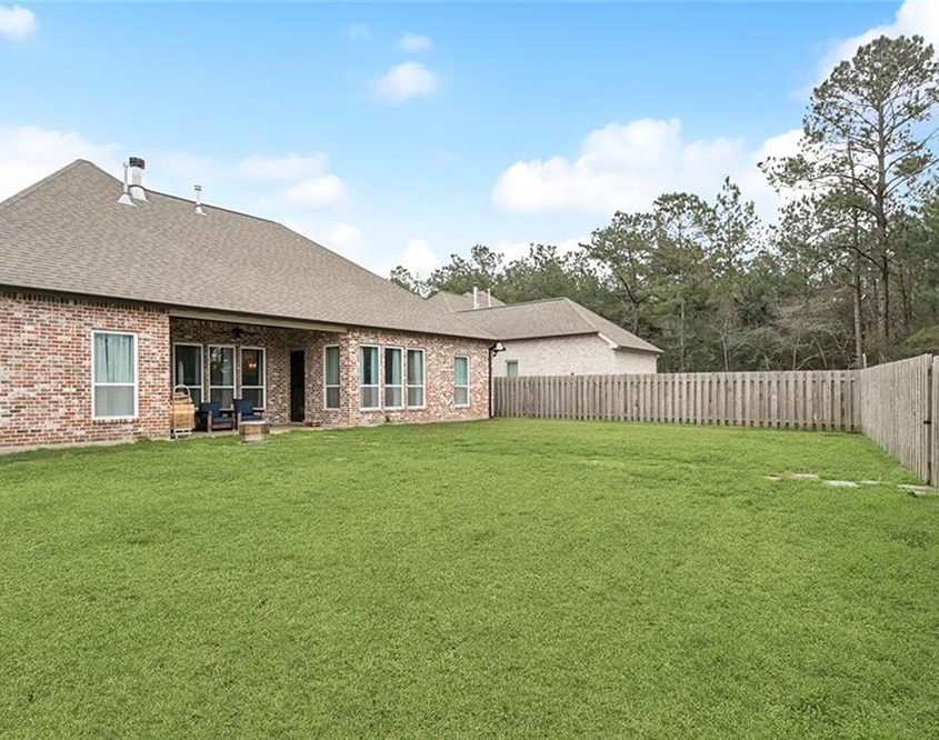 25- 2060 Cypress Crossing Large Yard