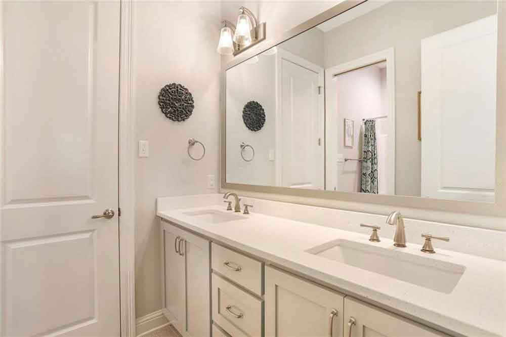 25-745-Grey-Heron-Bathroom