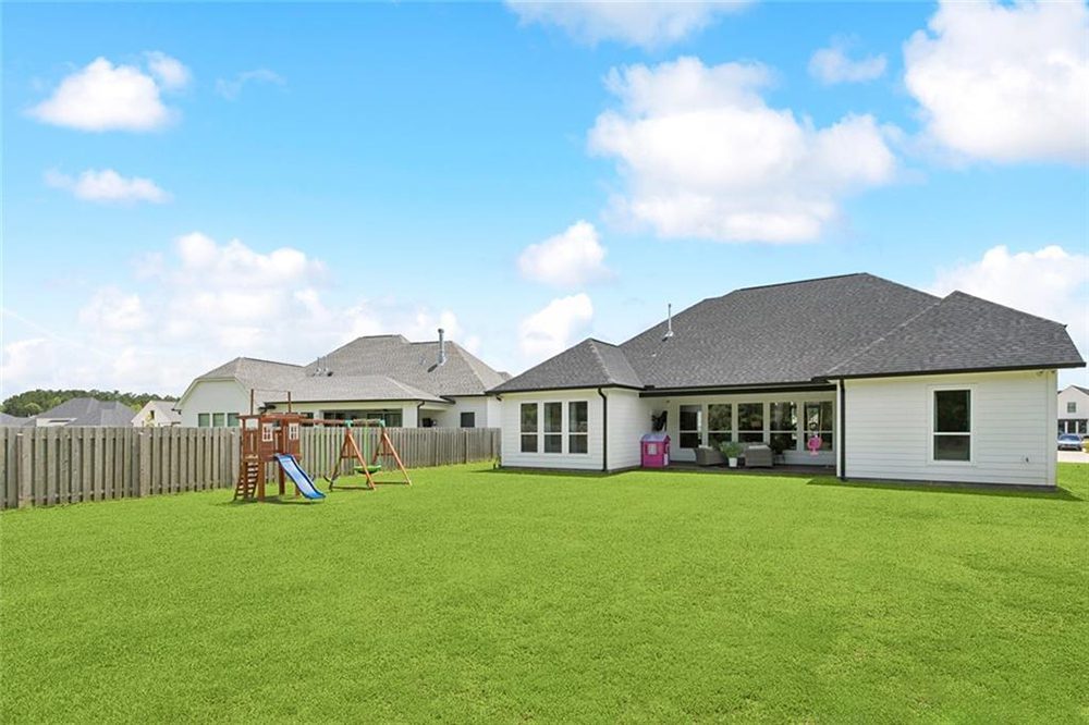 26- 1166 Audubon Pkwy Exterior