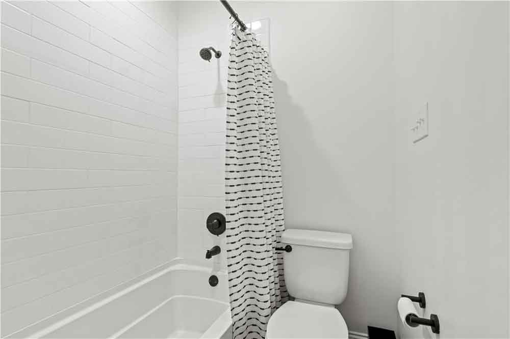 26-1505-Blck-Pine-Court