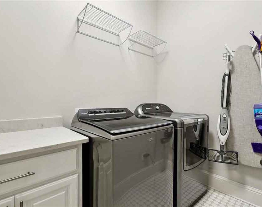 26-2040-CYPRESS-BEND-Lane-Laundry-Room