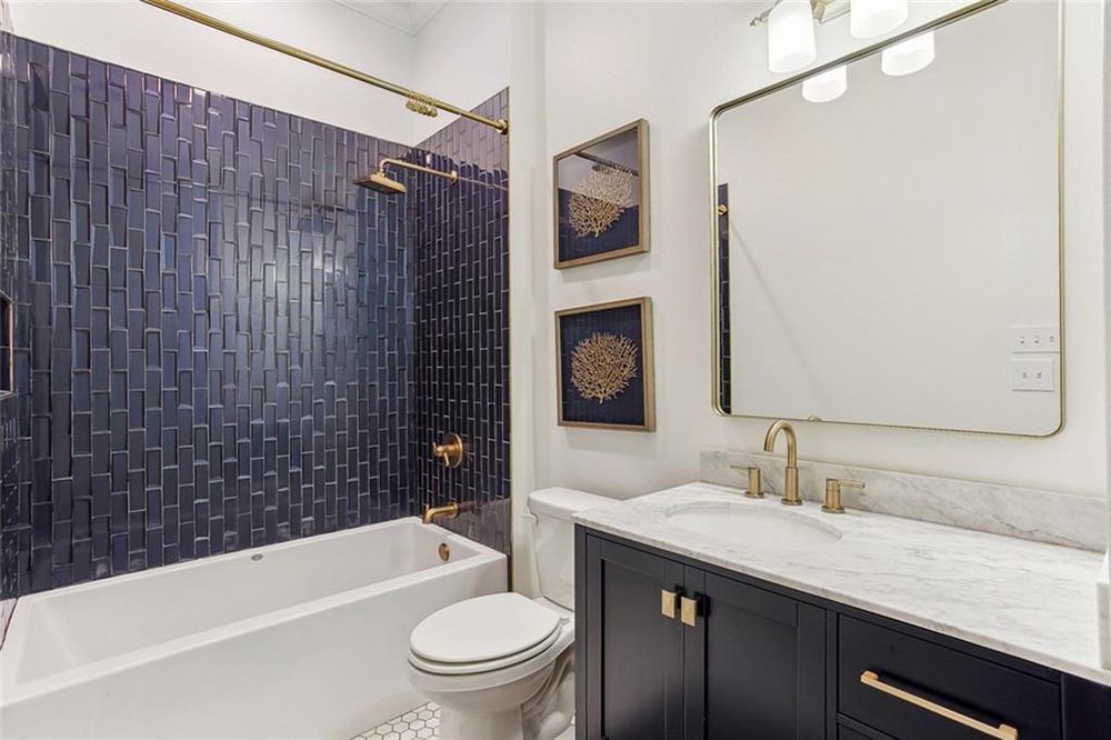 26- 717 Sugar Pine Circle Accent Tile