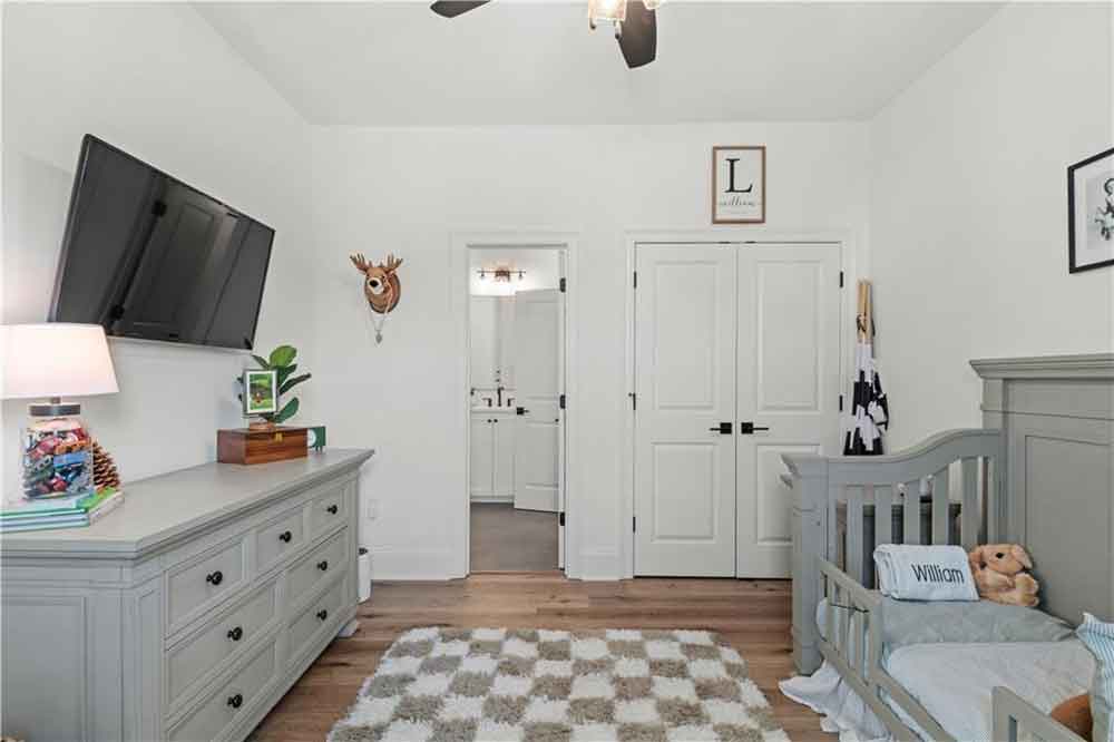 27-1505-Blck-Pine-Court