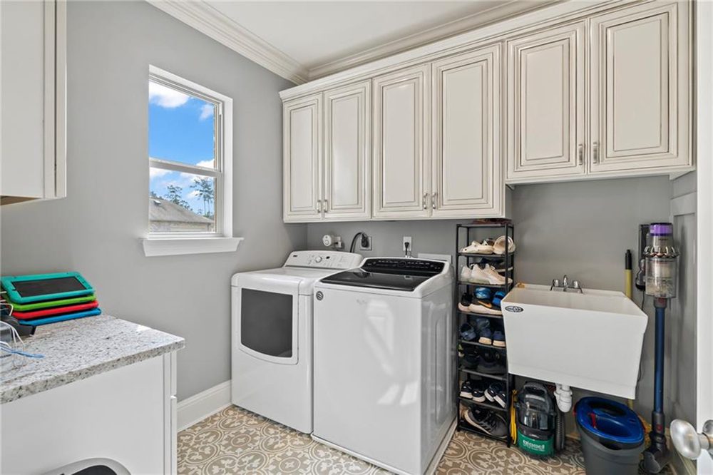 27-274 W. Longview Court