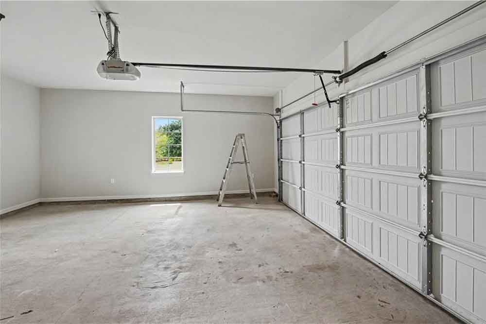 28-1233-Deer-Park-Ct-2-Car-Garage