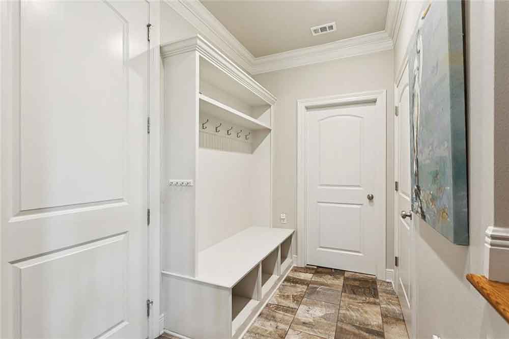 28-208-Merion-Circle-Mud-Room