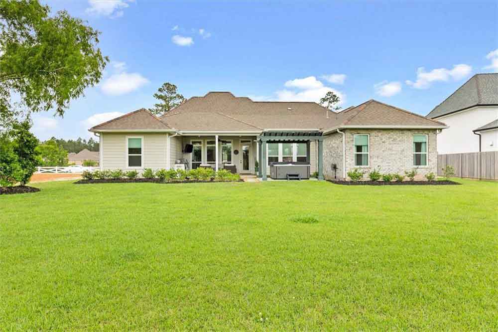 28-435-Bedico-Parkway-1