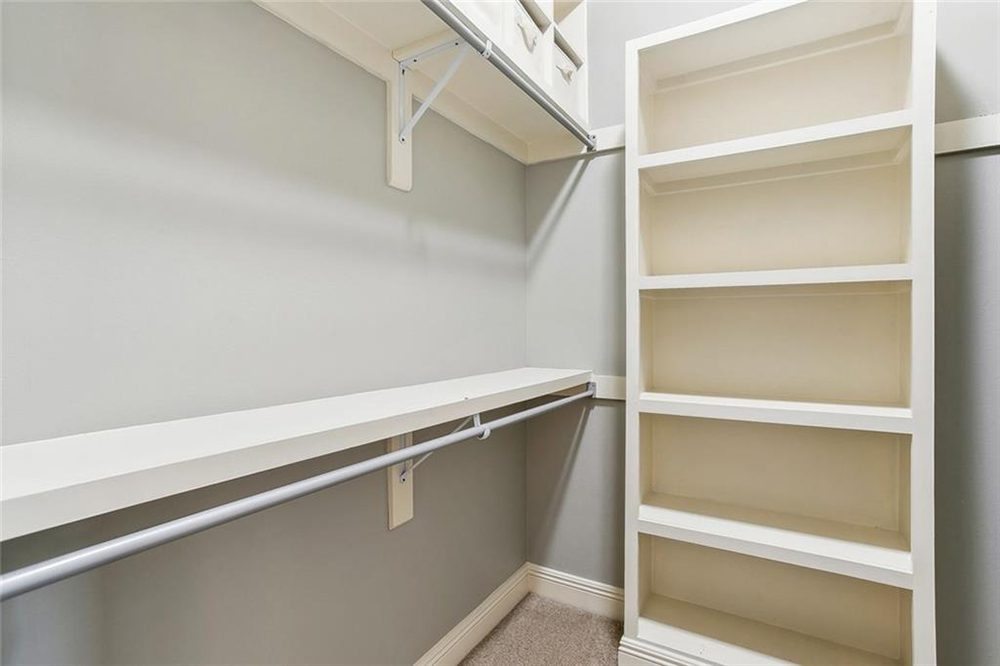 28- 717 Sugar Pine Circle Custom Shelving