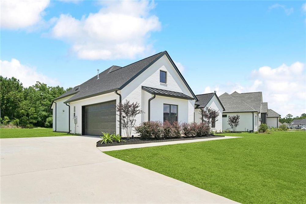 3- 1166 Audubon Pkwy Side Entry Garage