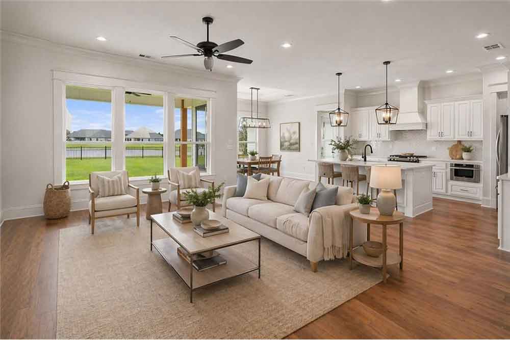 3-8025-Bedico-Trail-Family-Room-View