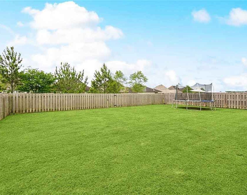 31-2040-CYPRESS-BEND-Lane-Backyard