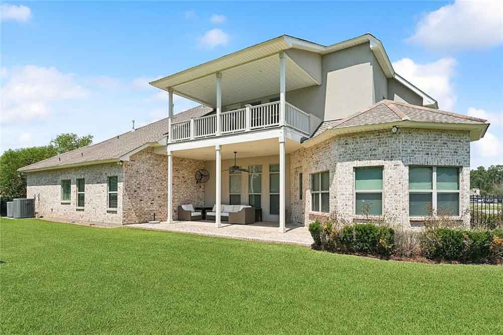 32-208-Merion-Circle-View-of-Rear-Exterior