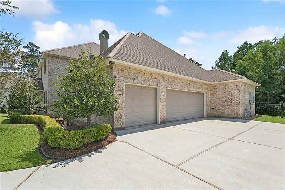 33-208-Merion-Circle-Side-Entry-Garage