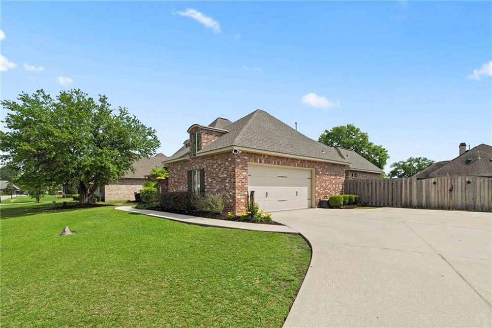 33-274 W. Longview Court