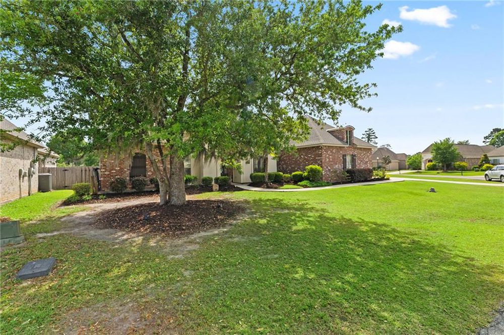 36-274 W. Longview Court