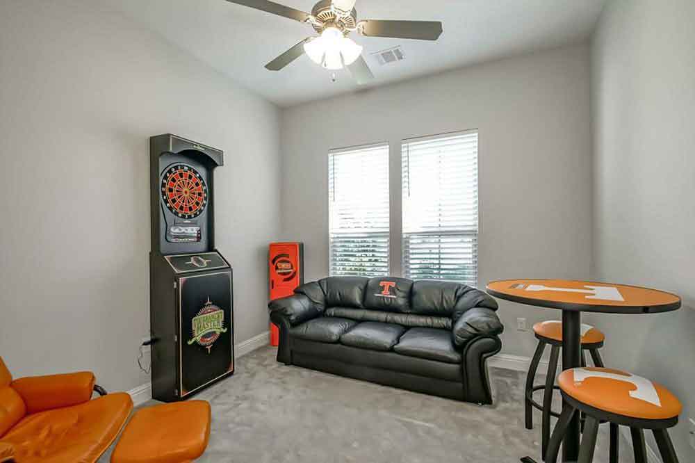 39-745-Grey-Heron-Game-Room
