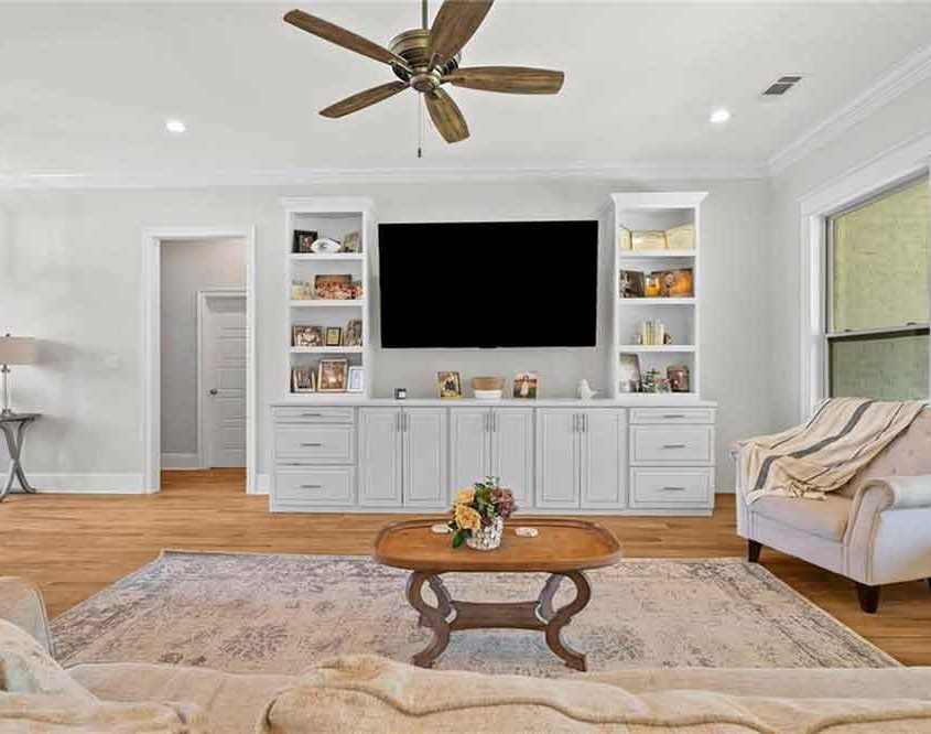 4-2005-Cypress-Bending-Living-Room