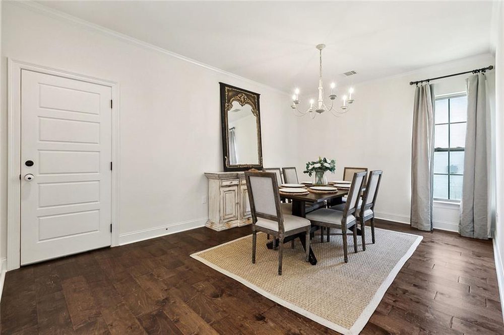 4- 3108 Lost Lake DIning