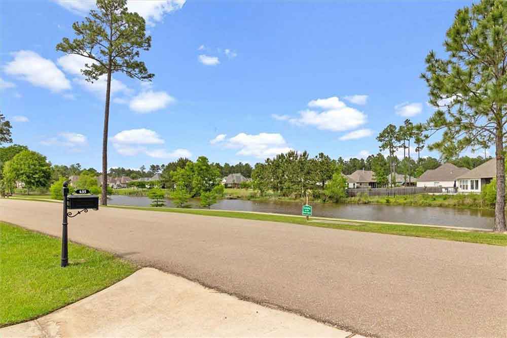 4-435-Bedico-Parkway-2