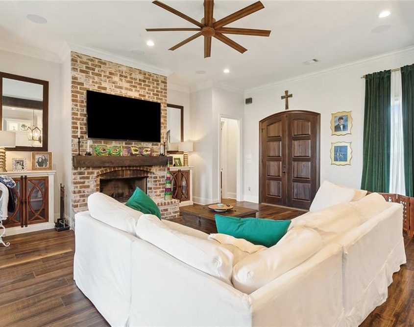 5- 2060 Cypress Crossing Side Custom Front Door