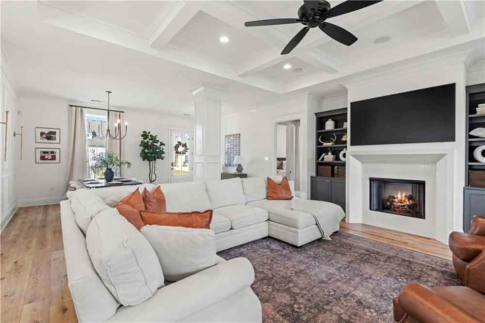 6-1505-Blck-Pine-Court