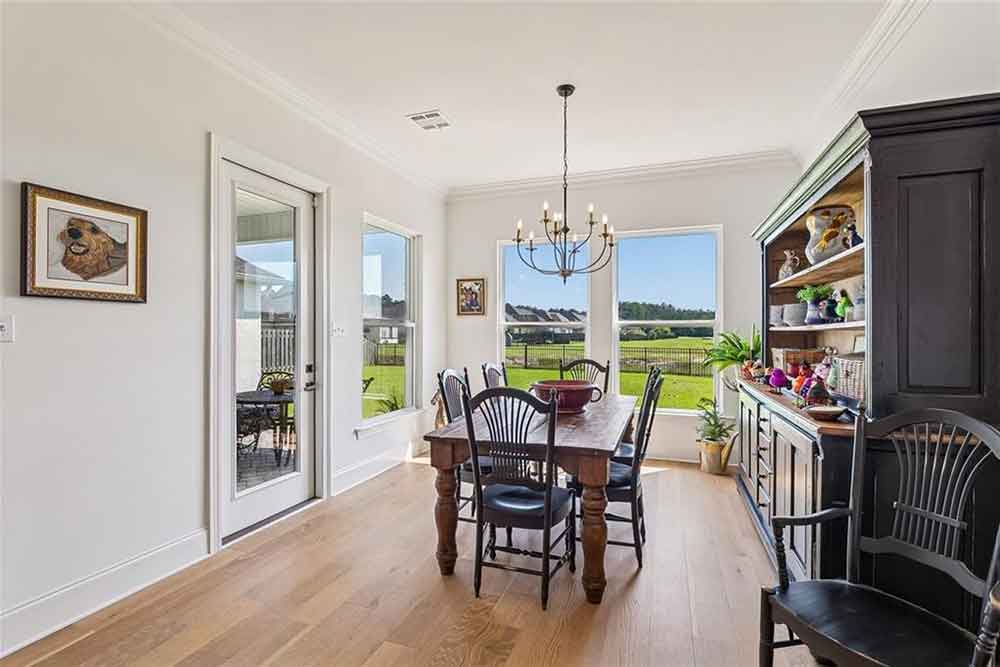 6-7013-Bald-Eagle-Dining-Area