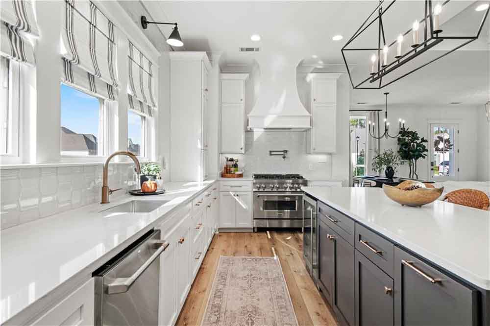 7-1505-Blck-Pine-Court