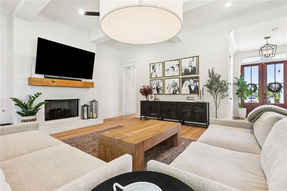 8- 1166 Audubon Pkwy Fireplace