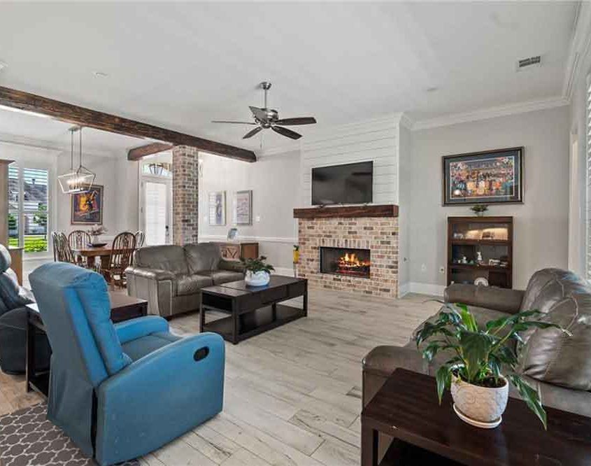 8-2021-Cypress-Bend-Drive-Crown-Molding