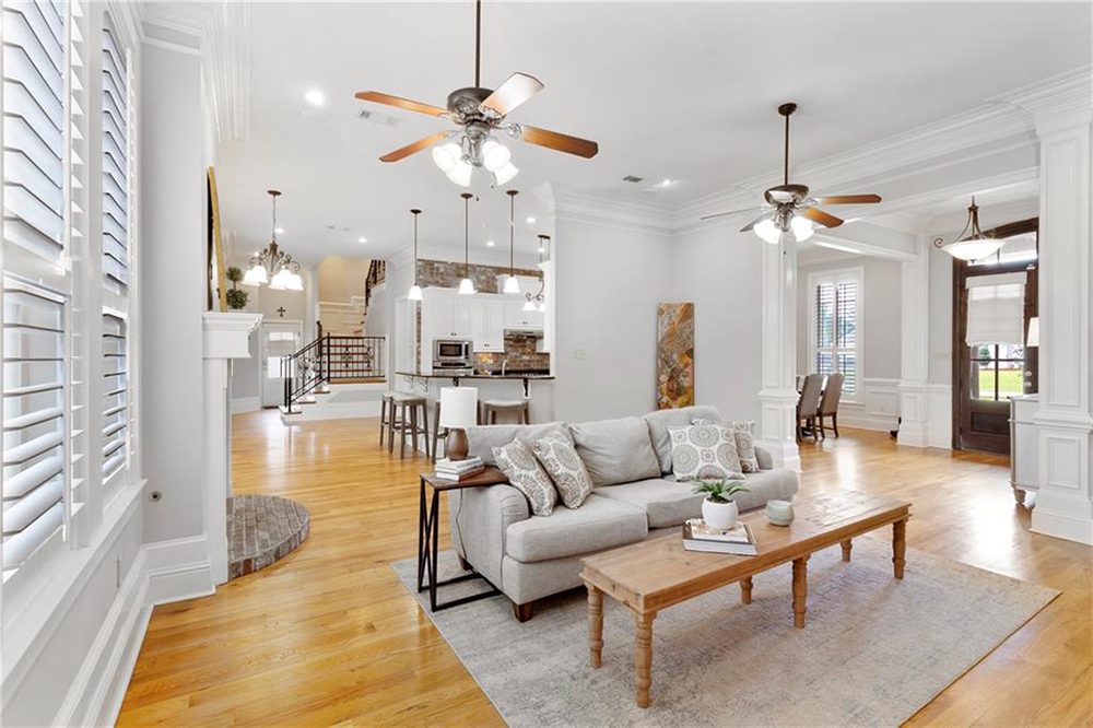 8-216 Merion Circle Living Room