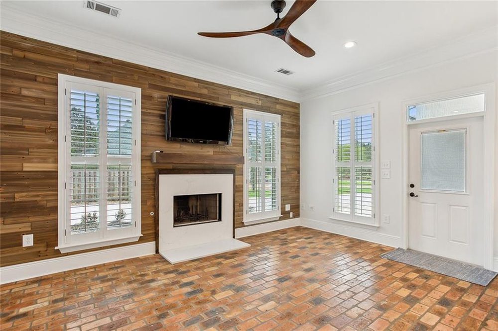 8- 717 Sugar Pine Circle Fireplace