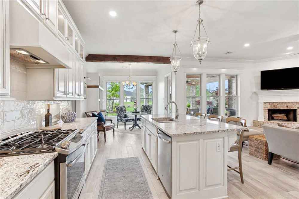 9-1092-Cypress-Crossing-Granite-Counters