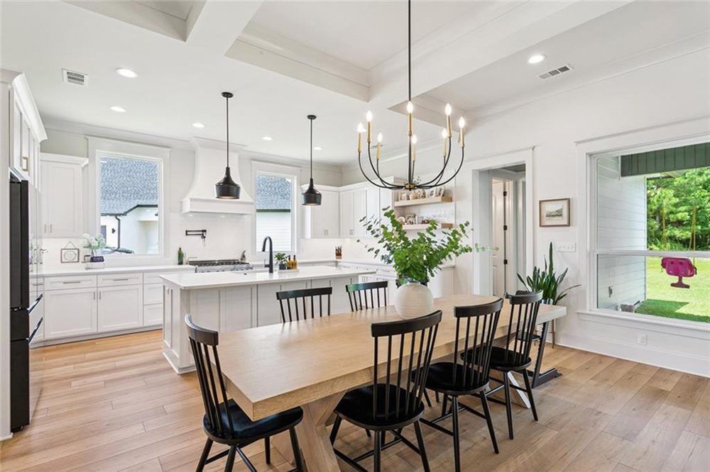 9- 1166 Audubon Pkwy Lighting