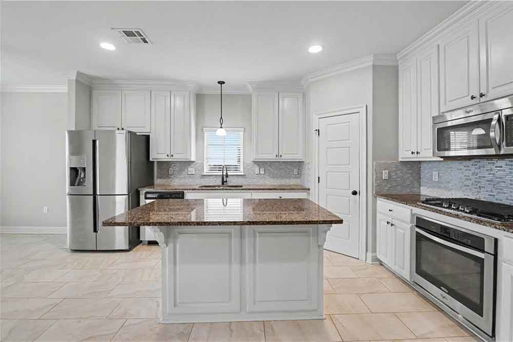 9-1233-Deer-Park-Ct-View-to-Kitchen