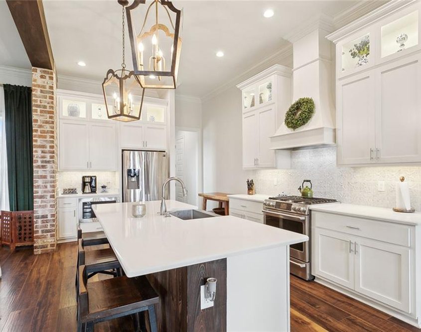 9- 2060 Cypress Crossing White Kitchen