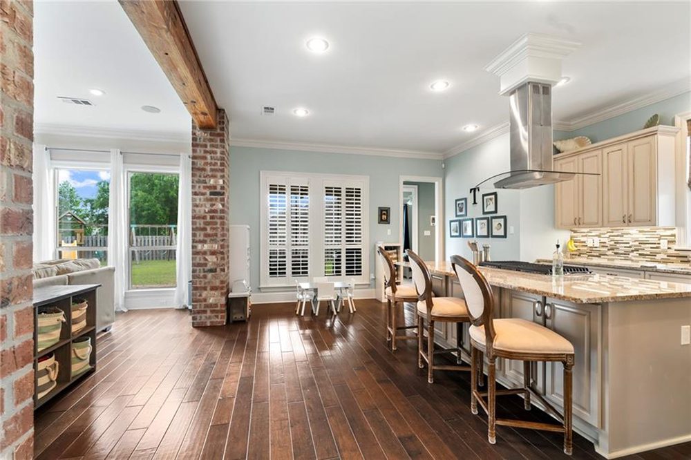 9-274 W. Longview Court