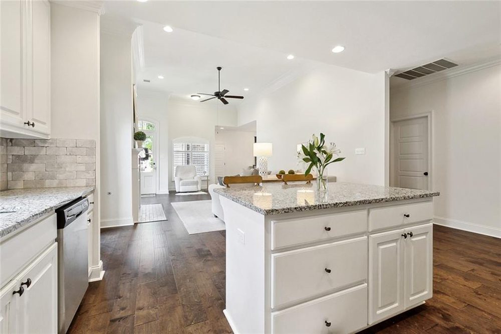 9- 3108 Lost Lake Cabinets