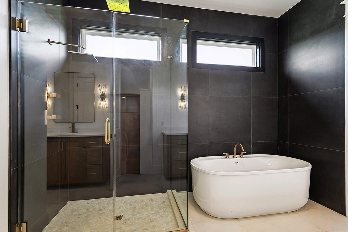 9-7117 Green Heron Separate Shower & Bathtub