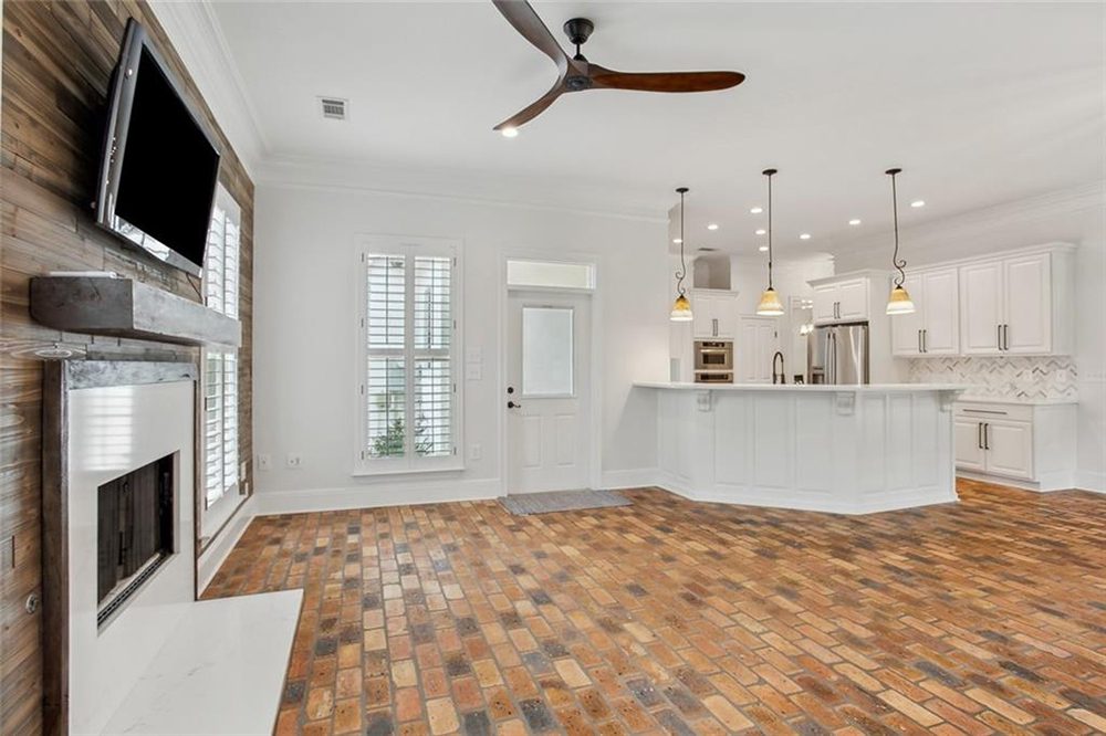 9-717 Sugar Pine Circle Brick Accent